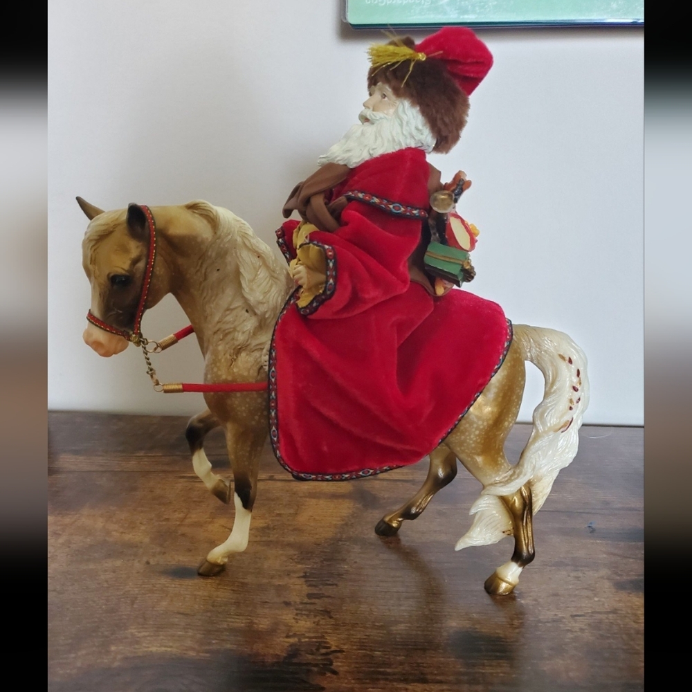 2004 Breyer Christmas Horse